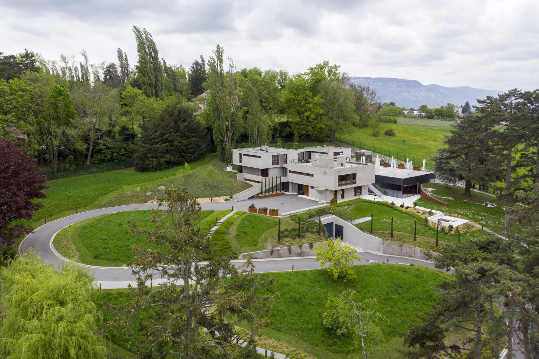 La Villa Mundi, une vaste propriété acquise par le WEF en 2018 pour 29,5 millions. Accessible à pied depuis le siège, son utilisation «à des fins privées» par Klaus Schwab figurait dans une lettre d’accusation anonyme.