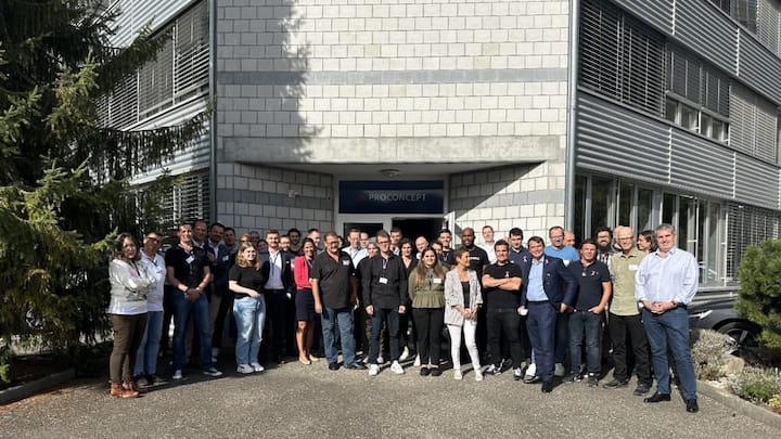 Equipe ProConcept entourée de Dean Forbes (CEO Forterro) et David Coste (Président Forterro Western Europe)