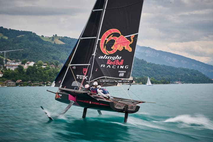 Sur le lac de Thoune, Anja von Allmen a tenté de se qualifier pour la Coupe de l’America.