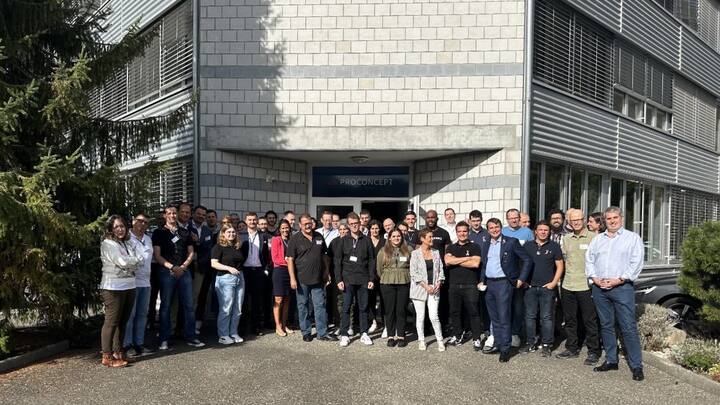Equipe ProConcept entourée de Dean Forbes (CEO Forterro) et David Coste (Président Forterro Western Europe)