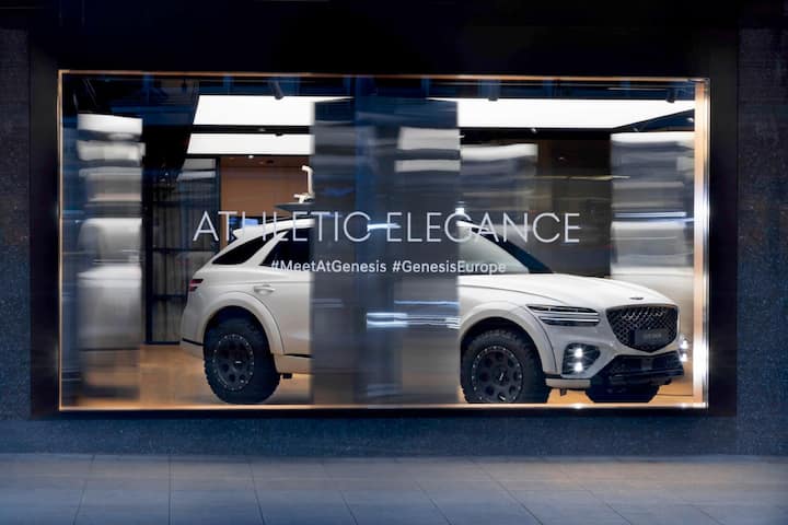 Que ce soient les nouveaux arrivants ou des marques automo- biles historiques, tous s’offrent à prix d’or les meil- leures adresses en Suisse