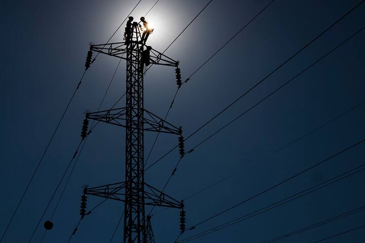 Haute tension, Romande Energie sur les hauts de Lausanne le 6 septembre 2021. (VFLPIX.COM /Valentin Flauraud)