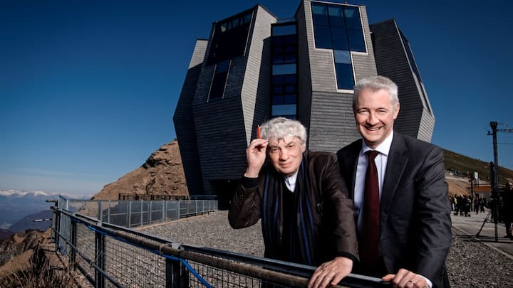 Fabrice Zumbrunnen inaugure le restaurant du Monte Generoso de Mario Botta