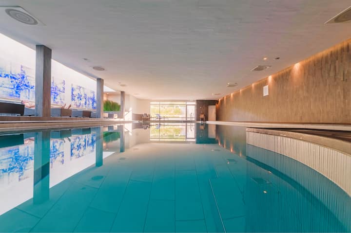 <p>Parmi les nouveautés, la nouvelle piscine intérieure chauffée de 25 mètres.</p>