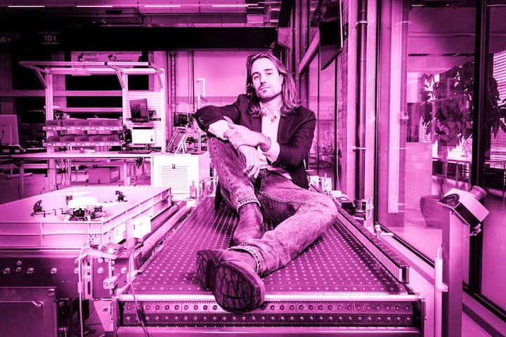<p>Lucas Vandroux aide les entreprises à numériser leurs processus de qualité visuelle.</p>