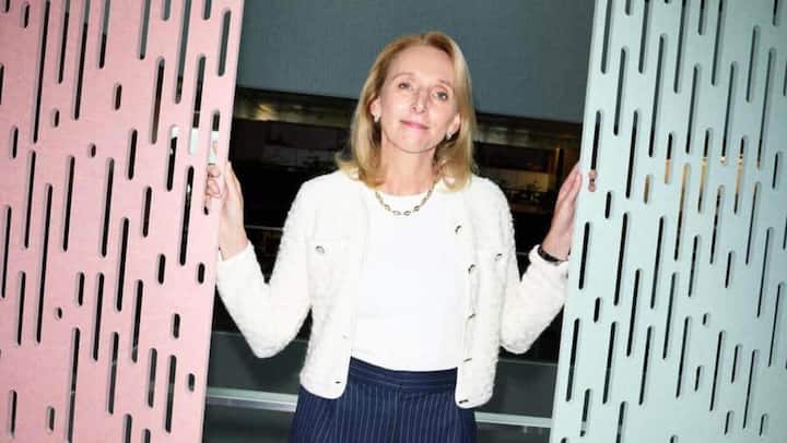 <p>Hanneke Faber au siège de l'entreprise à Lausanne.</p>