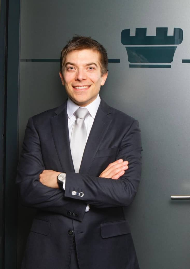 Romain Mayer, responsable de la filiale genevoise de BDL Capital Management décrypte le l'effet rocket and feather sur les prix du carburant.